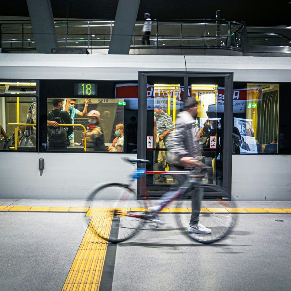 réseaux de transports en communs dense près du coworking grange aux belles